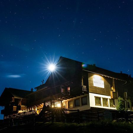 Sattleggers Alpenhof & Feriensternwarte Hotel Greifenburg Ngoại thất bức ảnh
