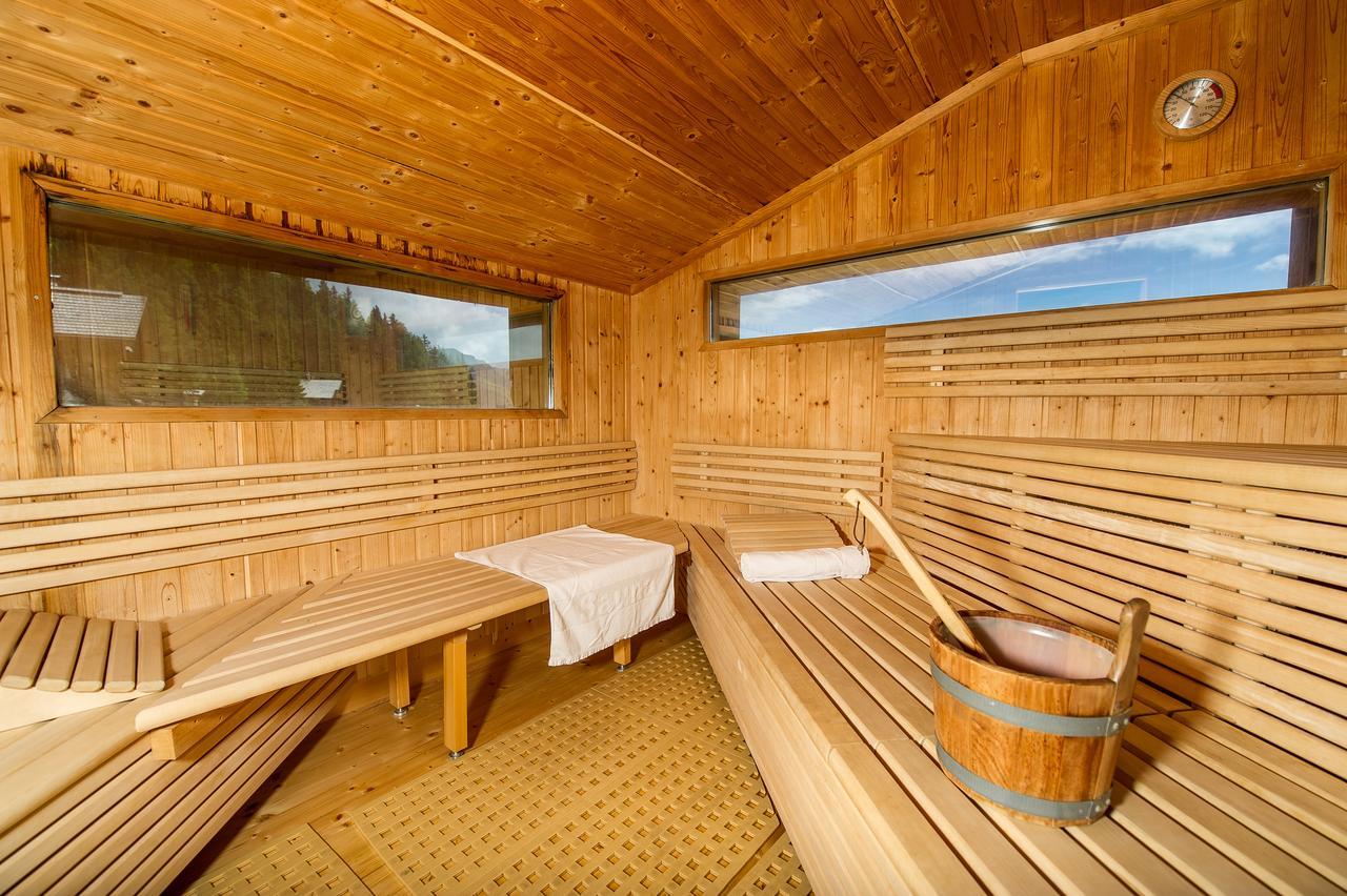 Sattleggers Alpenhof & Feriensternwarte Hotel Greifenburg Ngoại thất bức ảnh