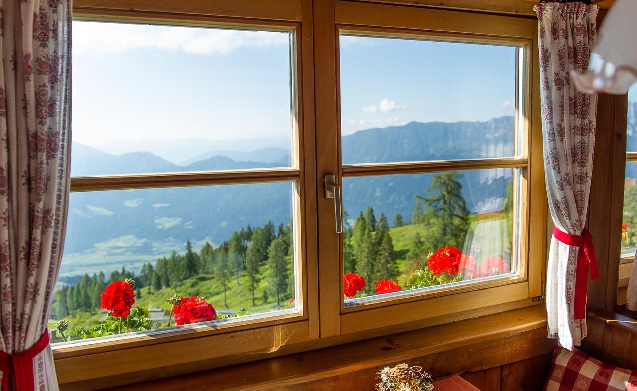 Sattleggers Alpenhof & Feriensternwarte Hotel Greifenburg Ngoại thất bức ảnh