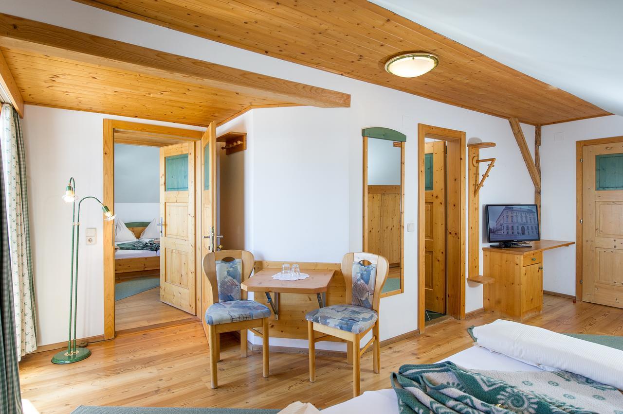 Sattleggers Alpenhof & Feriensternwarte Hotel Greifenburg Ngoại thất bức ảnh