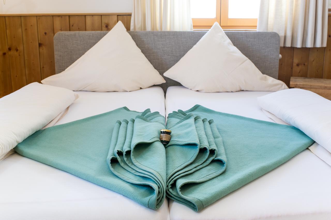 Sattleggers Alpenhof & Feriensternwarte Hotel Greifenburg Ngoại thất bức ảnh