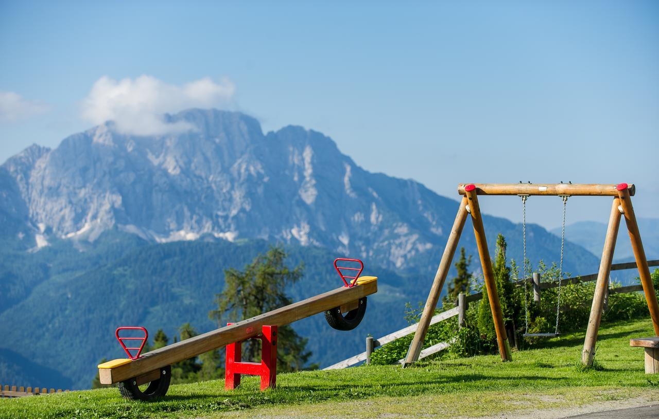 Sattleggers Alpenhof & Feriensternwarte Hotel Greifenburg Ngoại thất bức ảnh