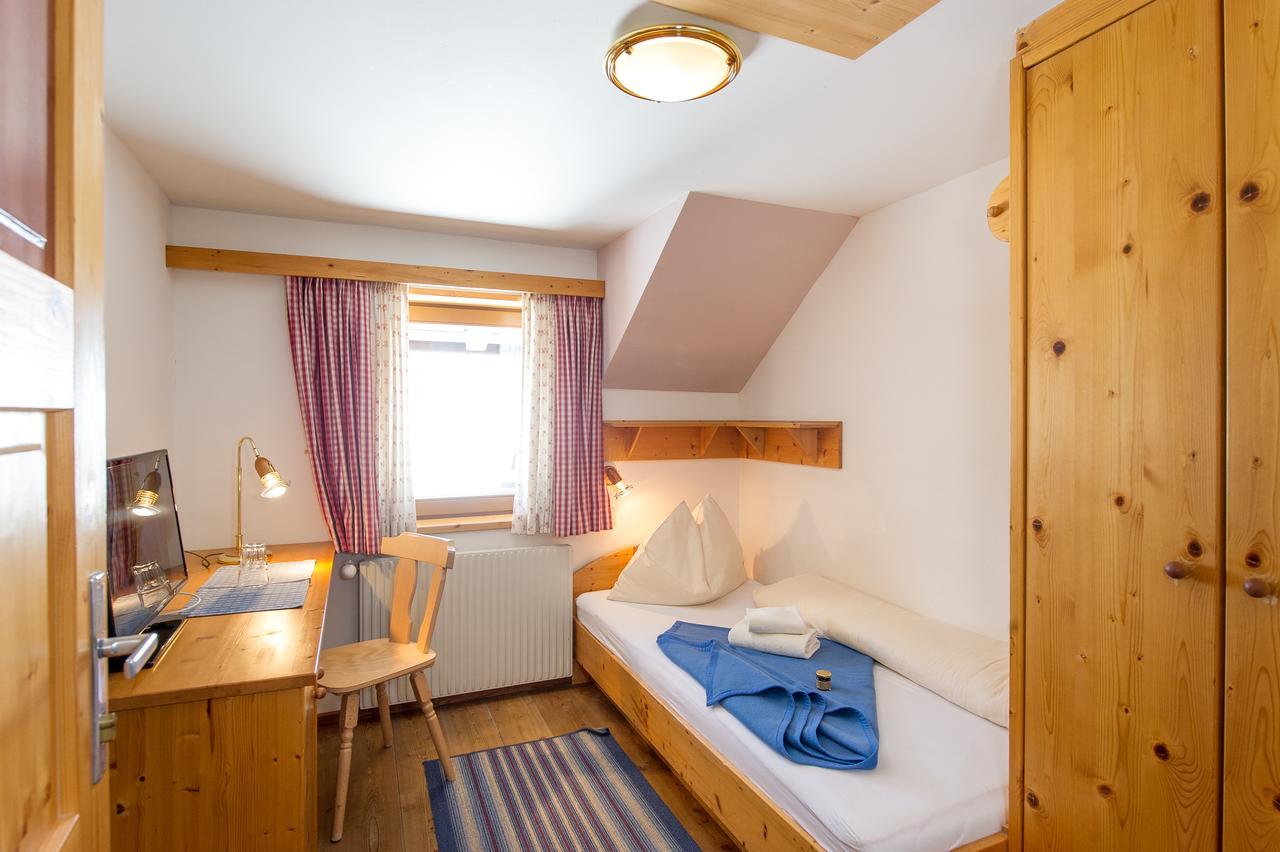 Sattleggers Alpenhof & Feriensternwarte Hotel Greifenburg Ngoại thất bức ảnh