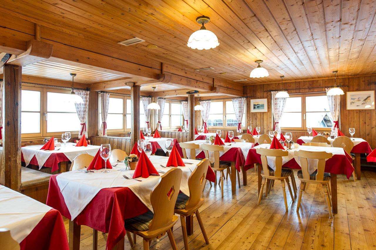 Sattleggers Alpenhof & Feriensternwarte Hotel Greifenburg Ngoại thất bức ảnh
