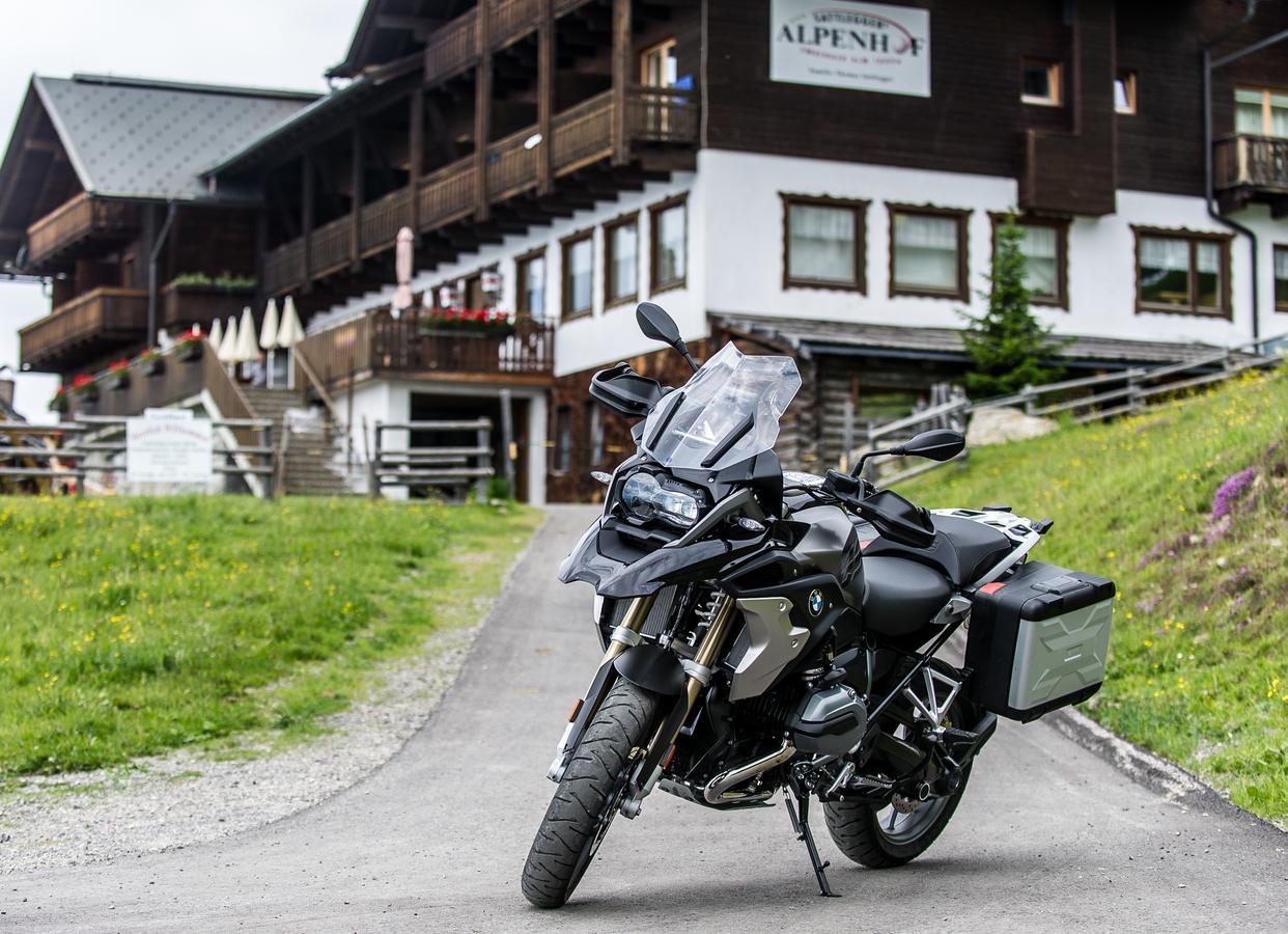 Sattleggers Alpenhof & Feriensternwarte Hotel Greifenburg Ngoại thất bức ảnh