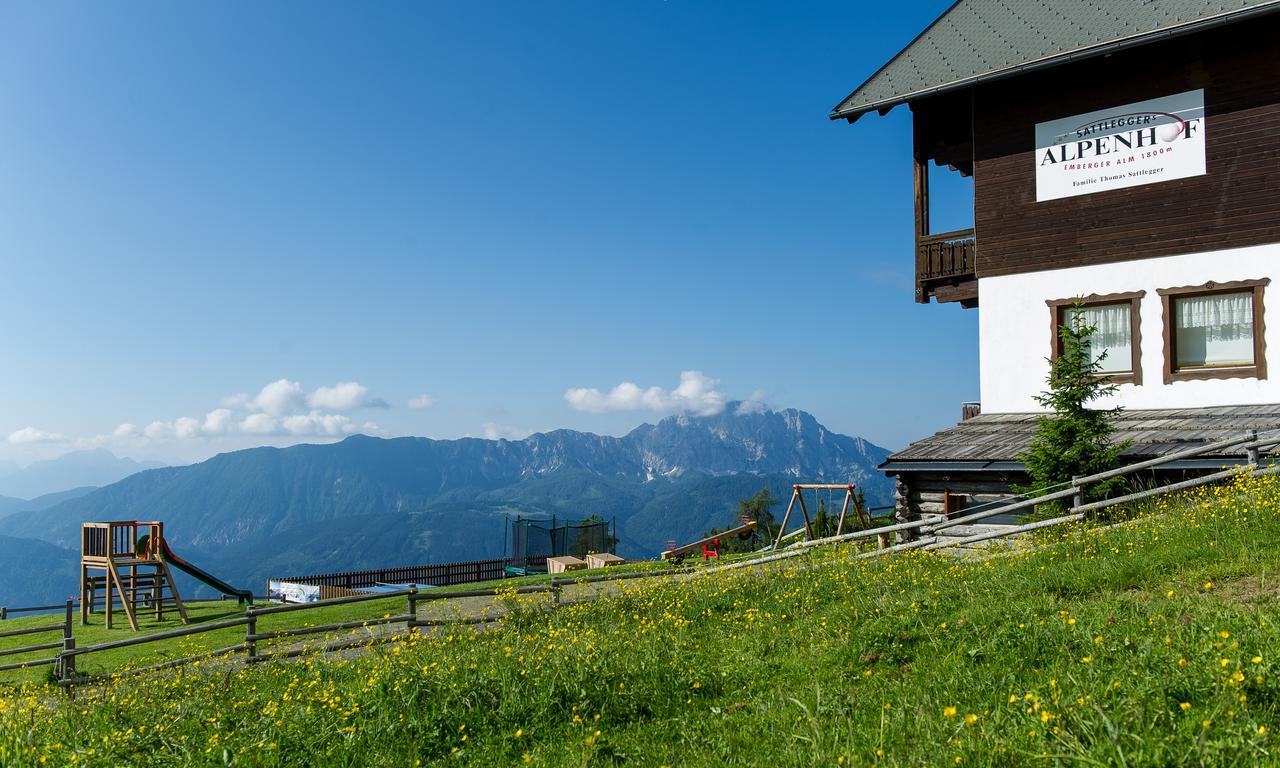 Sattleggers Alpenhof & Feriensternwarte Hotel Greifenburg Ngoại thất bức ảnh