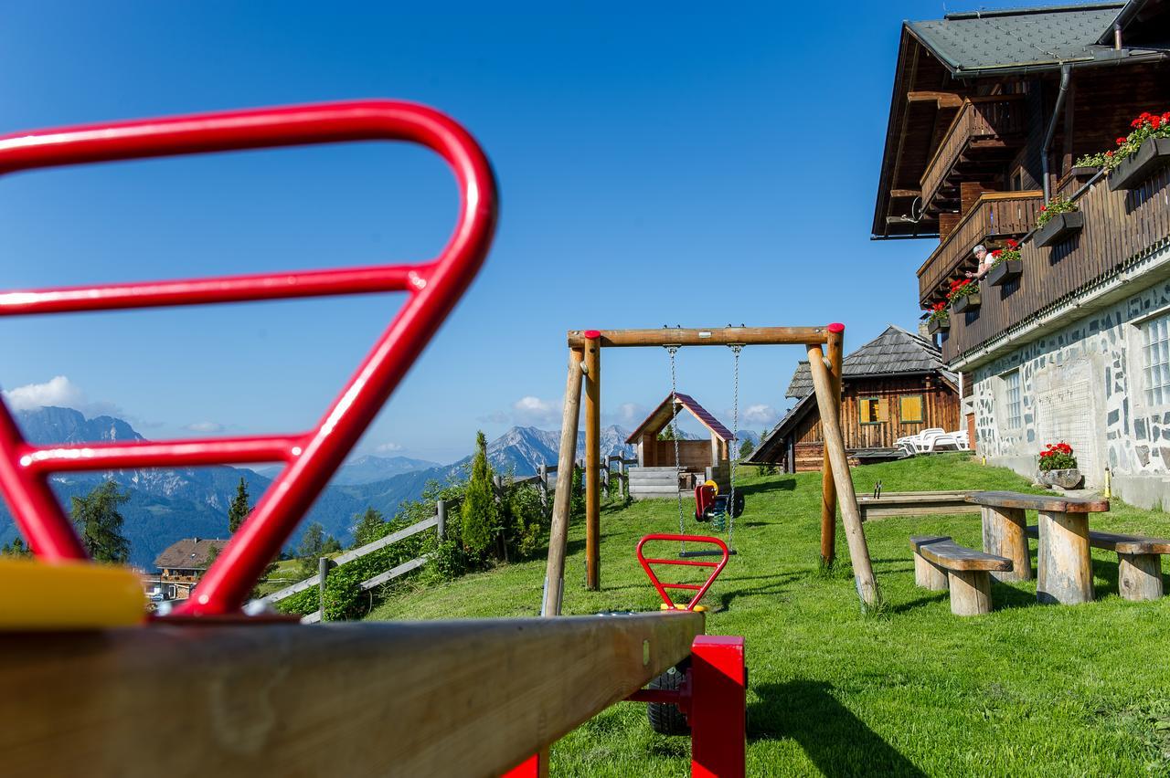 Sattleggers Alpenhof & Feriensternwarte Hotel Greifenburg Ngoại thất bức ảnh