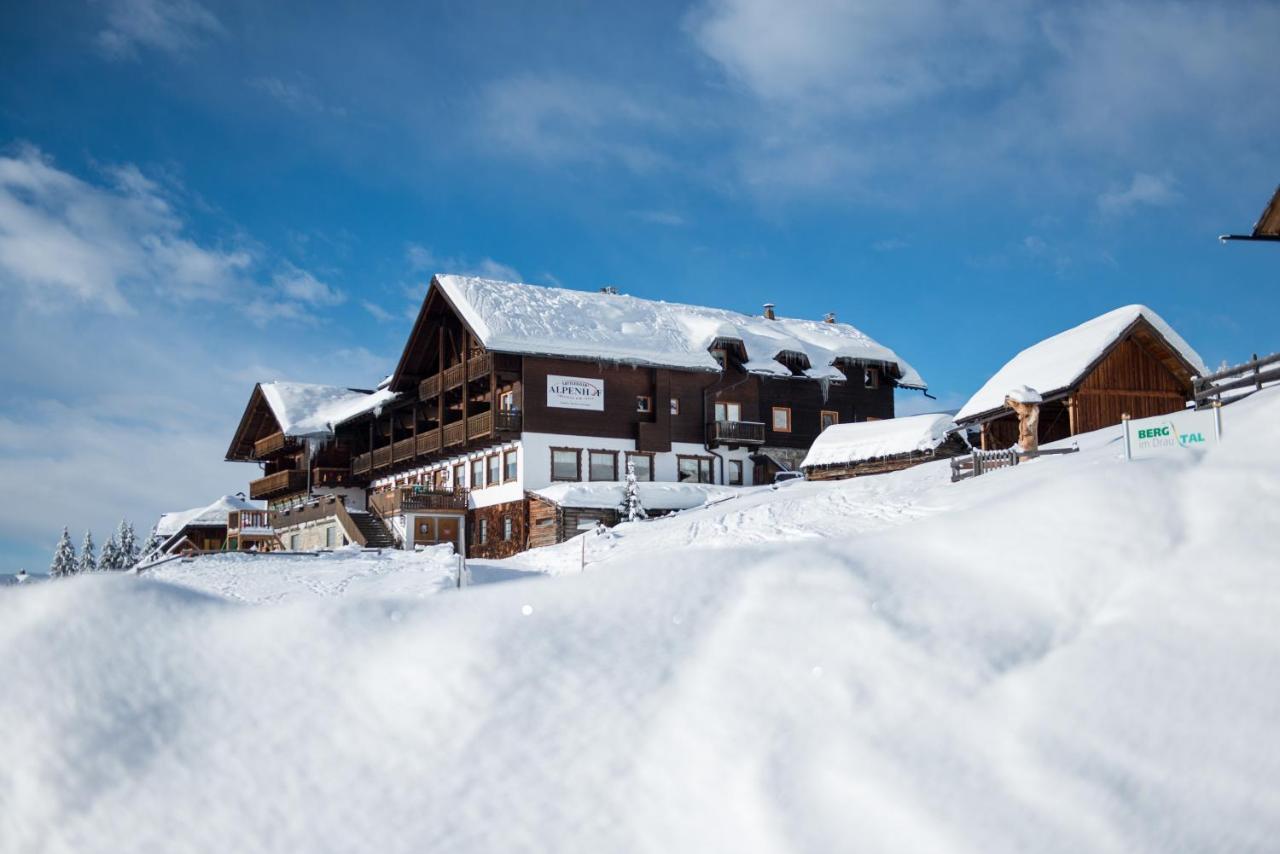 Sattleggers Alpenhof & Feriensternwarte Hotel Greifenburg Ngoại thất bức ảnh